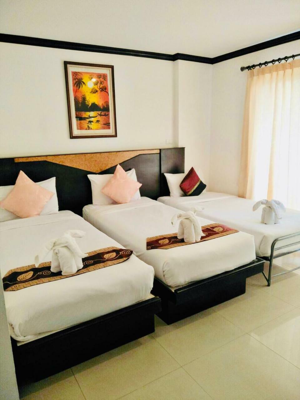 Hollywood Inn Love Patong Extérieur photo