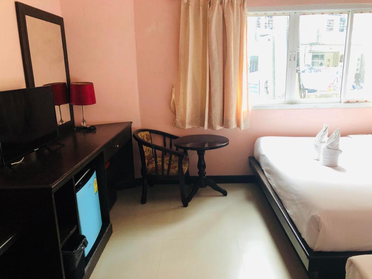 Hollywood Inn Love Patong Extérieur photo